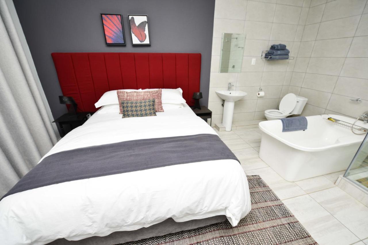 Serurubele Boutique Hotel Bosbokrand Ngoại thất bức ảnh