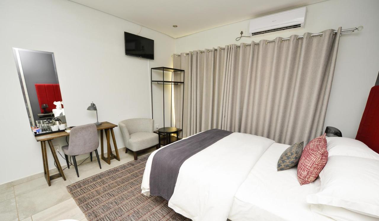 Serurubele Boutique Hotel Bosbokrand Ngoại thất bức ảnh